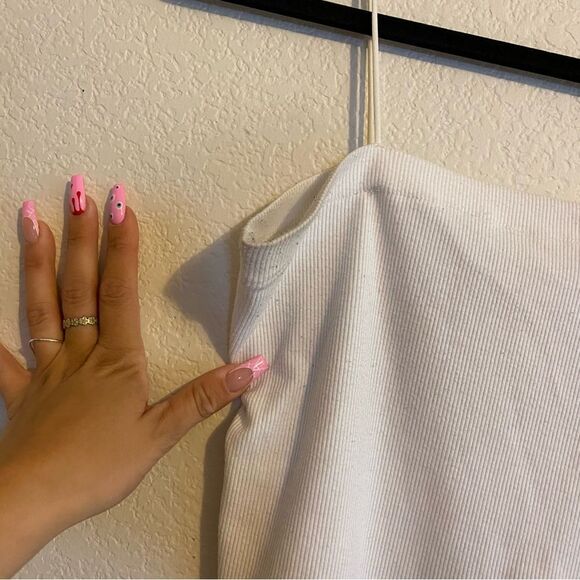 American Eagle outfitters white Strappy bungee cropped camisole - Picture 7 of 8